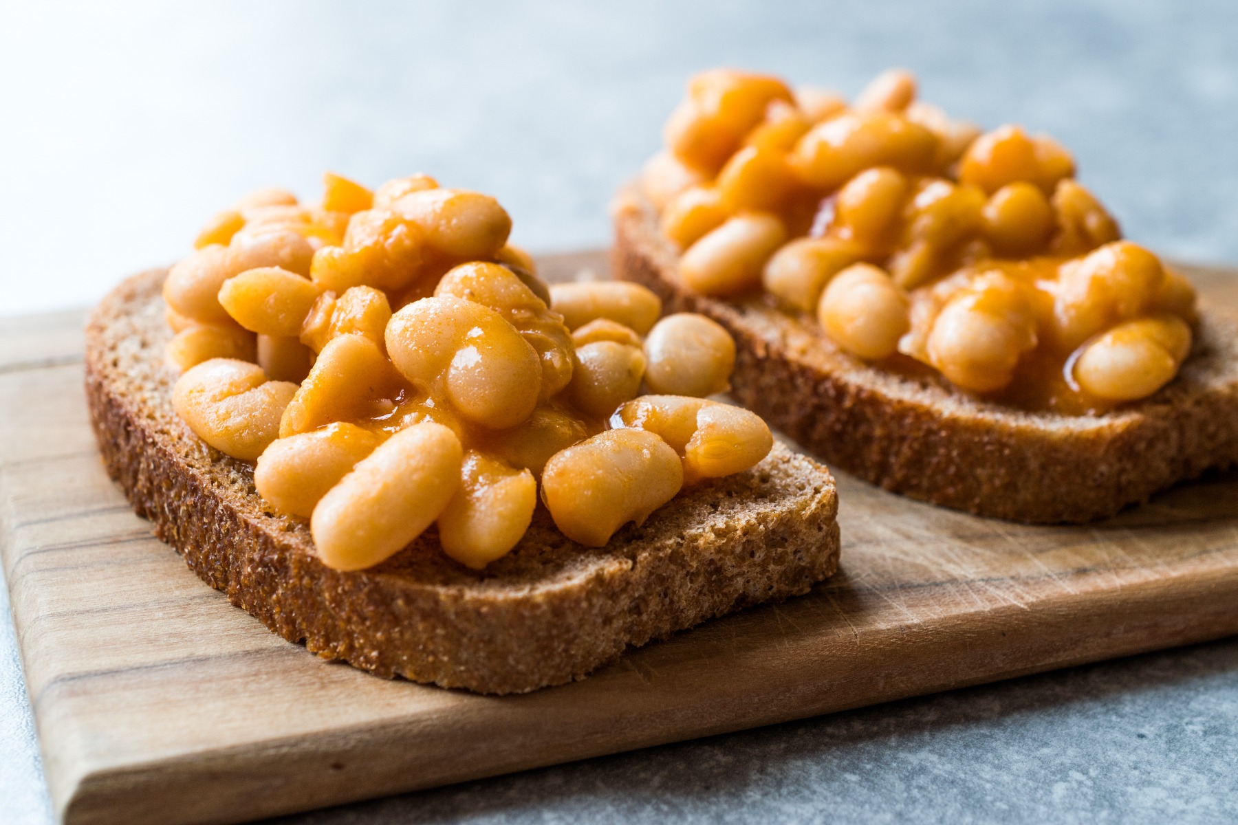 Wholewheat toast and baked beans