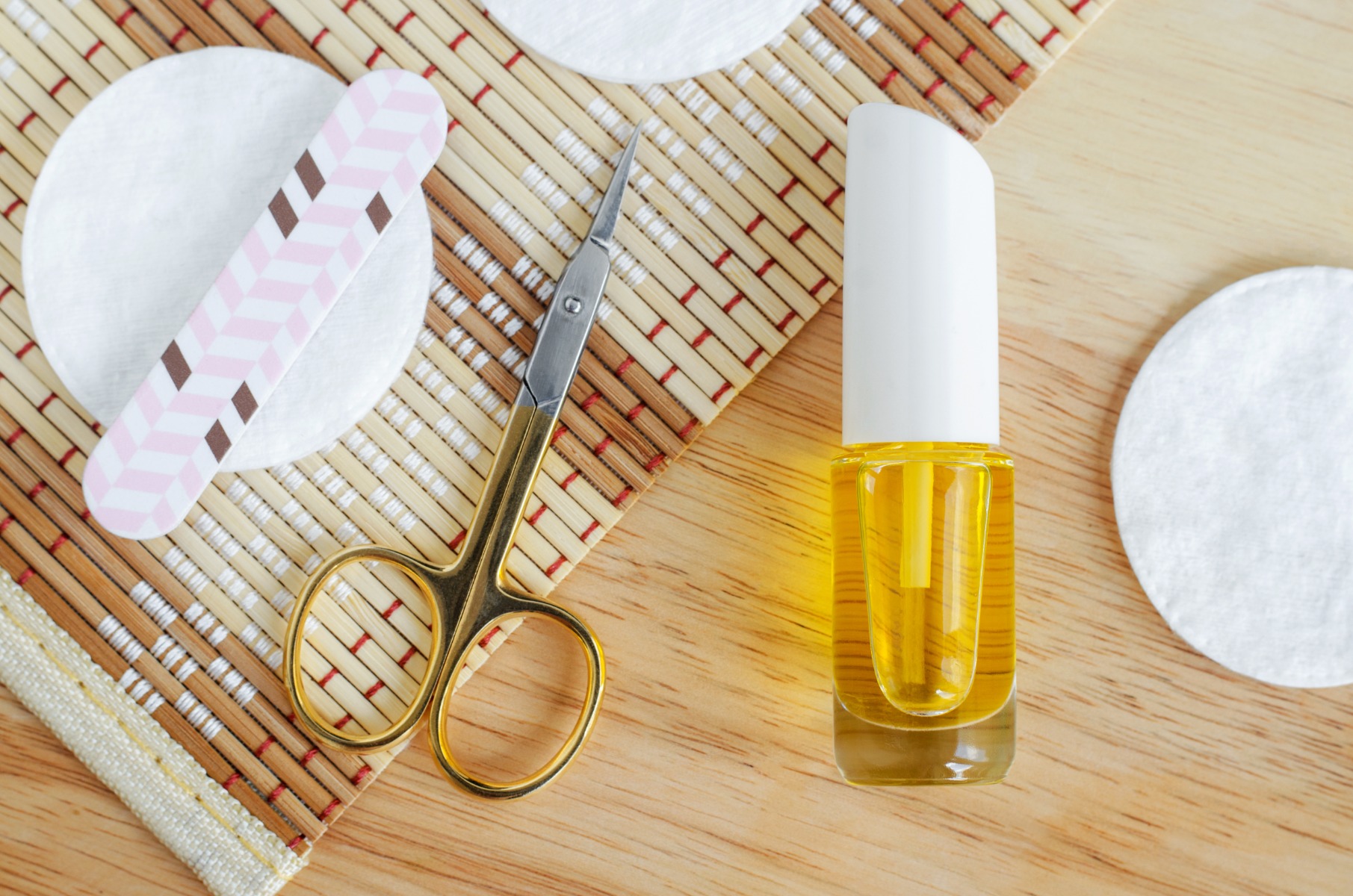 Nourishing cuticle and nail oil