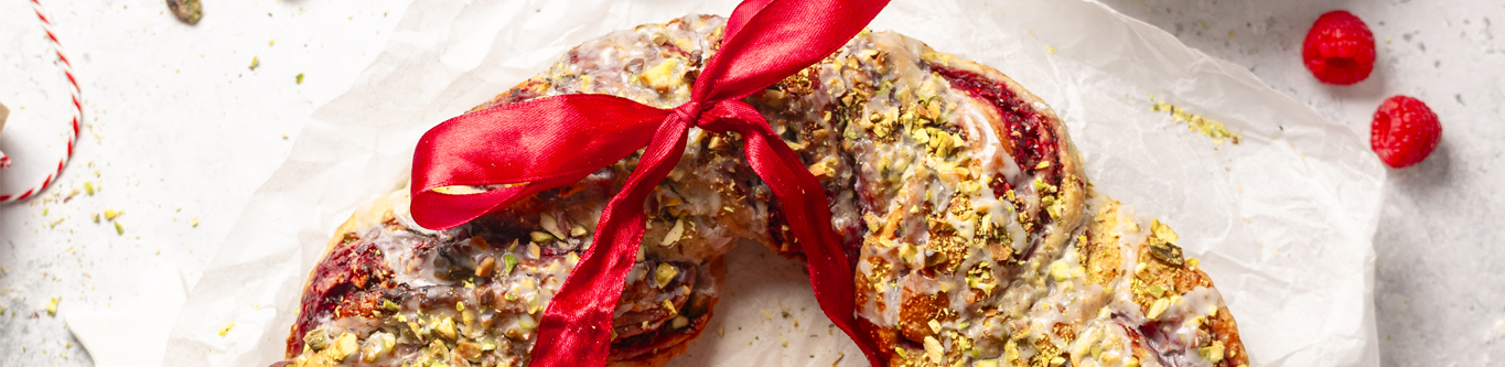 Festive Raspberry Pistachio Wreath